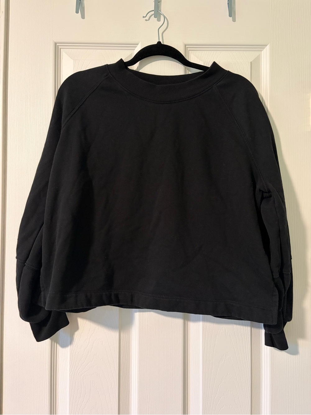 Old Navy Black Crewneck Sweatshirt